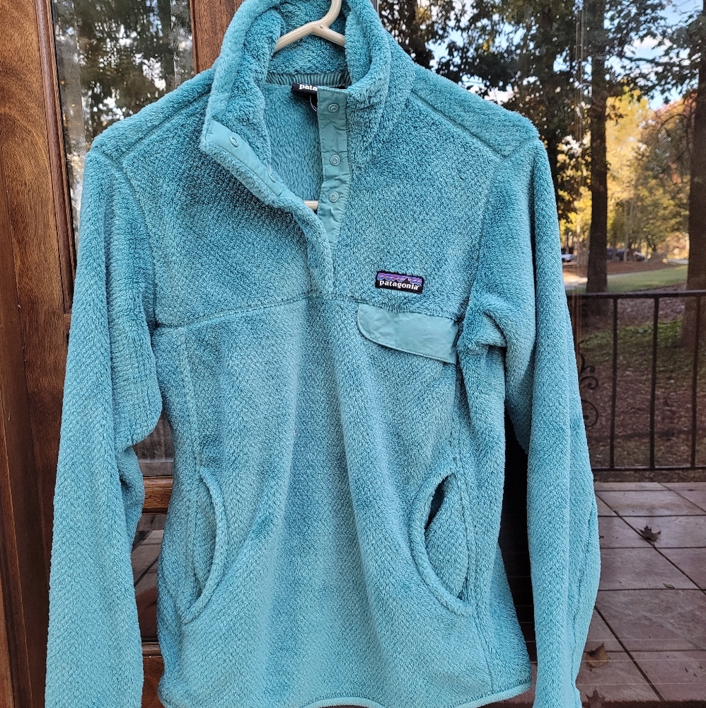 Small Patagonia women's fleece Re-tool Snap-T Pullover